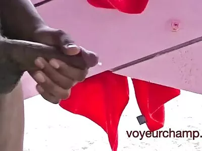 ചുവന്ന മുടിയും പൊക്കിൾ തുളച്ചും കൊണ്ട് തൊഴിലുടമ ശിശുപാലകനെ ഭോഗിക്കുന്നു