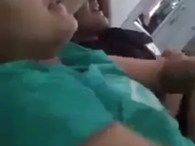 കാശിനുവേണ്ടി, കാറിൽ കറുത്ത പയ്യന്റെ അടുത്ത് വസ്ത്രം അഴിച്ച് വലിയ കഴുതയുള്ള ലാറ്റിന MILF