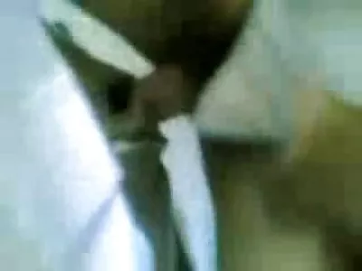 സുന്ദരിയായ കുഞ്ഞ് അവളുടെ യജമാനനാൽ ബന്ധിക്കപ്പെടുകയും ശിക്ഷിക്കപ്പെടുകയും ചെയ്യുന്നു