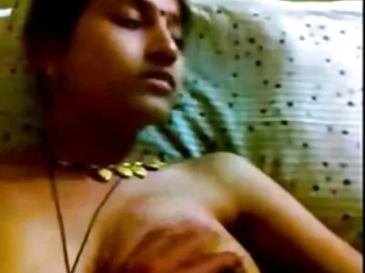 കൂറ്റൻ കറുത്ത സ്റ്റാലിയൻ അതിഗംഭീരമായി സ്ക്രൂ ചെയ്ത മനോഹരമായ റെഡ്ഹെഡ്